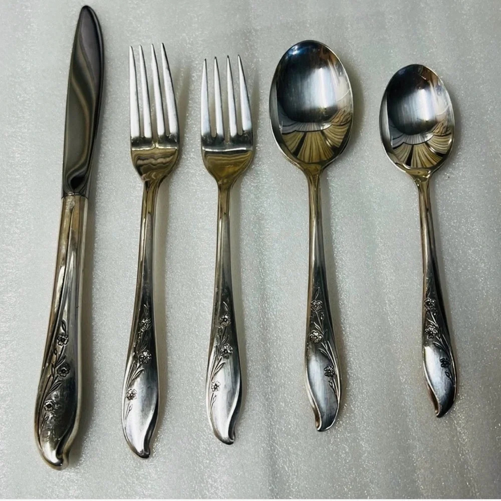 1847 Roger’s Bros. Silver-plated 5 Piece Silverware Place Setting Springtime